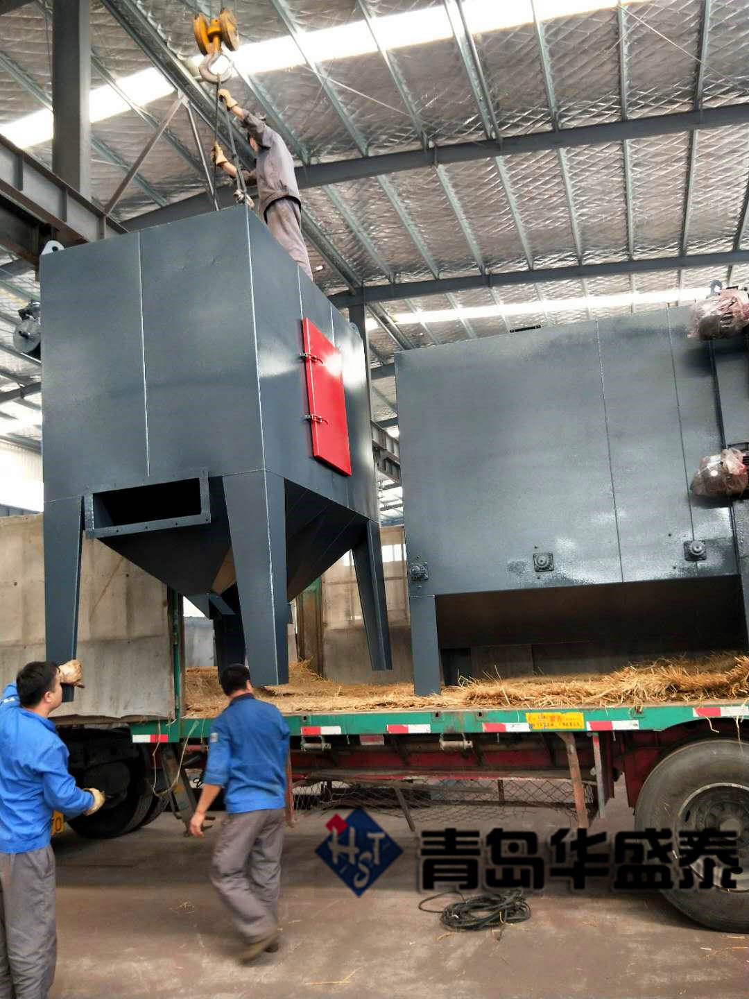 发往陕西榆林6910轨道通过式抛丸机发货现场