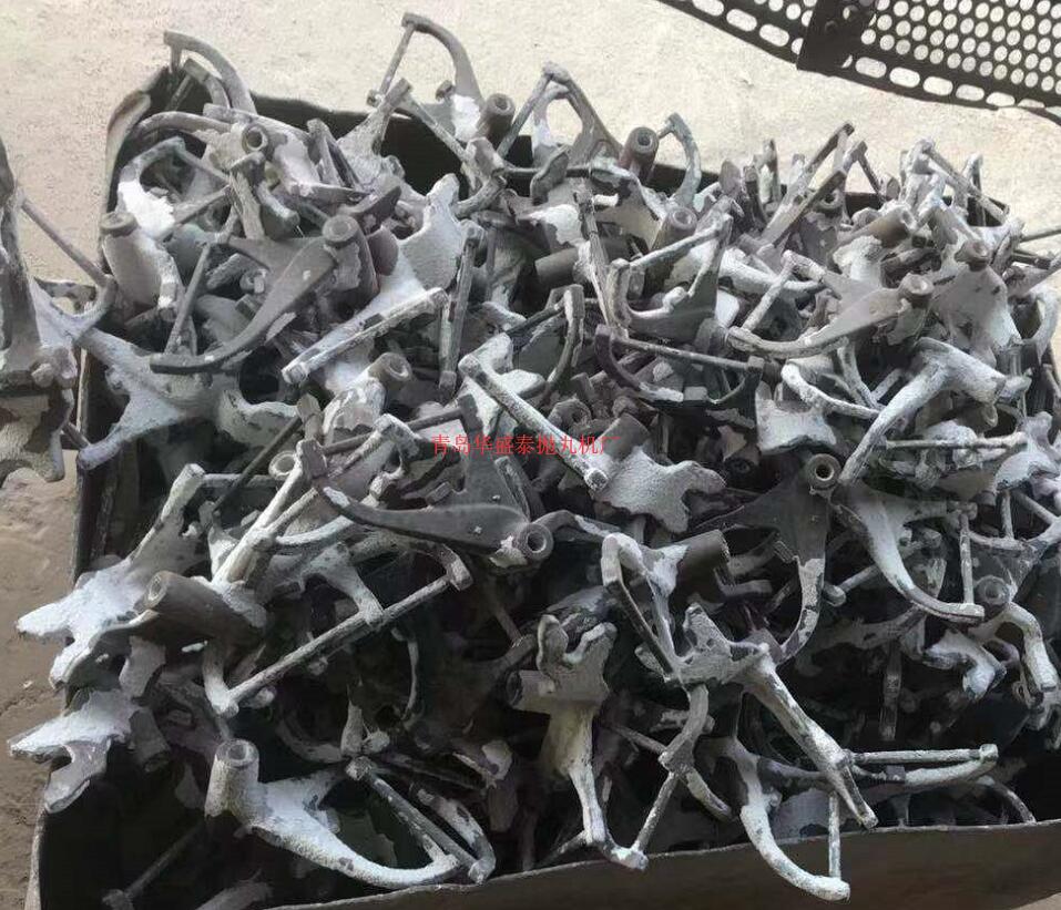 发货聊城临清自动上料3210抛丸除锈机调试完毕