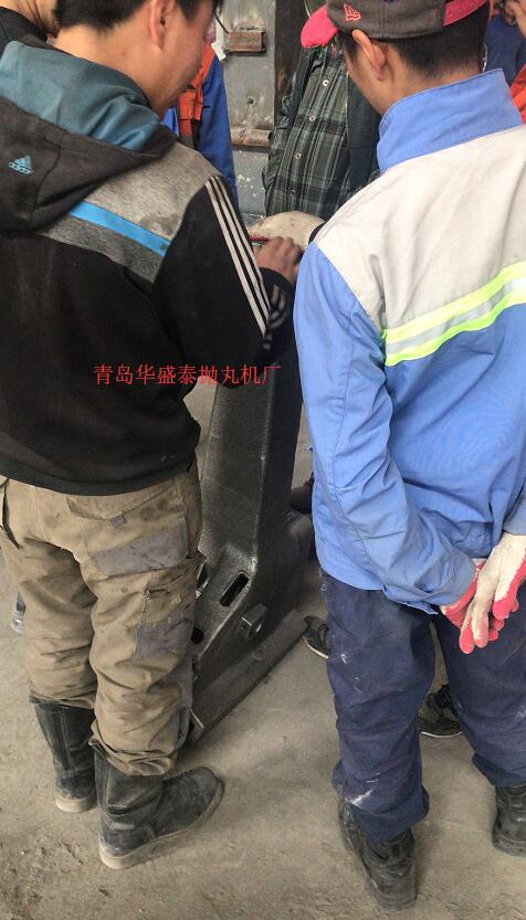 发往外蒙古的双吊钩式3710抛丸机安装完毕